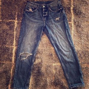 H&M low waist distressed boyfriend jeans. Sz 27